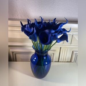 Blue glass flower vase
